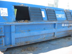 Benne de compostage de la ville de Québec pour la récupération du fumier de chevaux