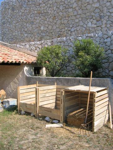 Composteur maison qu'un ékopédien à réalisé pour son papa