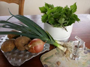 Ingrédients pour soupe d'ortie